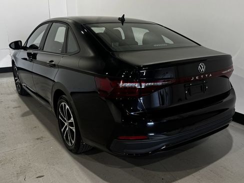 Used 2025 Volkswagen Jetta Sport FWD image 33