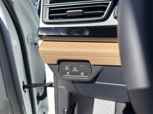 New 2026 Volkswagen Atlas Cross Sport SE image 27