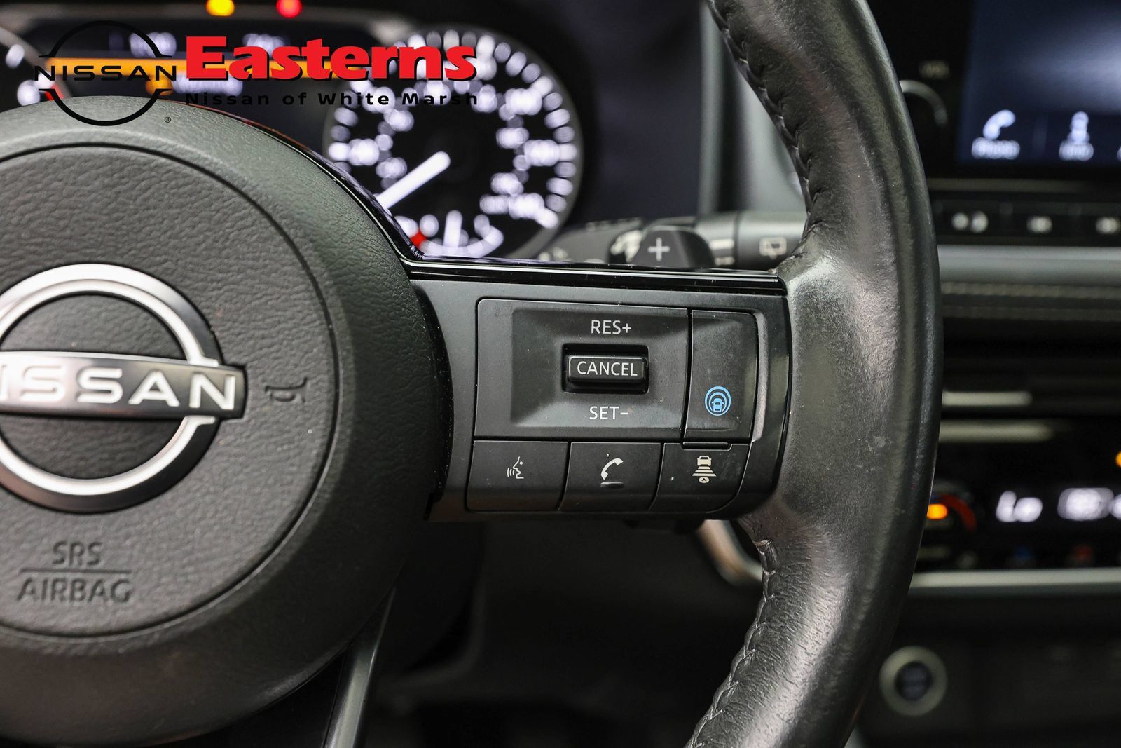 Used 2023 Nissan Rogue SL AWD/4WD image 16