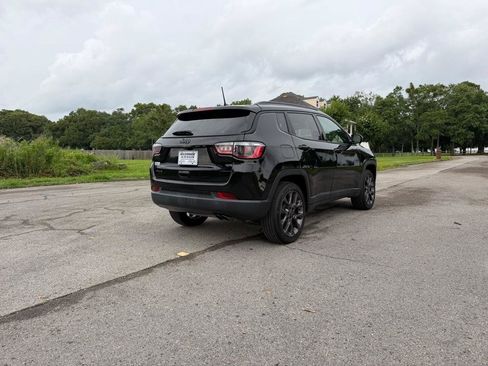 Used 2021 Jeep Compass Latitude AWD/4WD image 5
