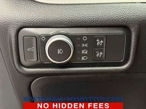 Used 2020 Ford Explorer XLT w/ Equipment Group 202A image 35