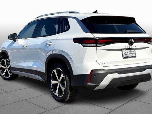 New 2026 Volkswagen Tiguan SE image 12