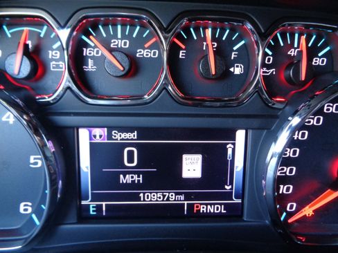 Used 2019 Chevrolet Tahoe LT w/ Luxury Package image 17