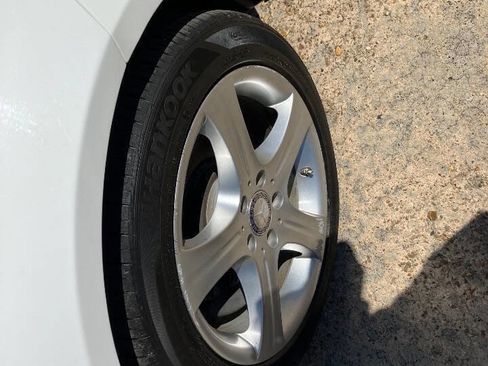 Used 2016 Mercedes-Benz E 350 4MATIC Sedan image 12