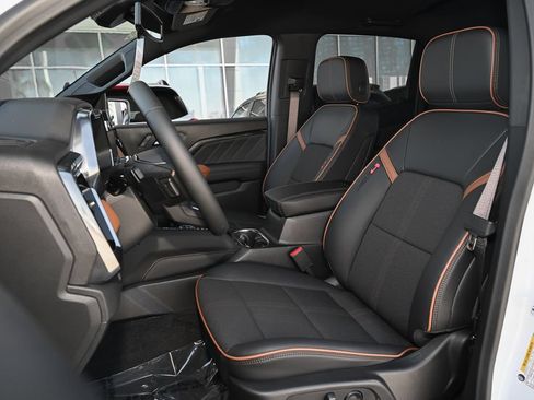 New 2026 GMC Canyon AT4 w/ Nightfall Edition AWD/4WD image 17