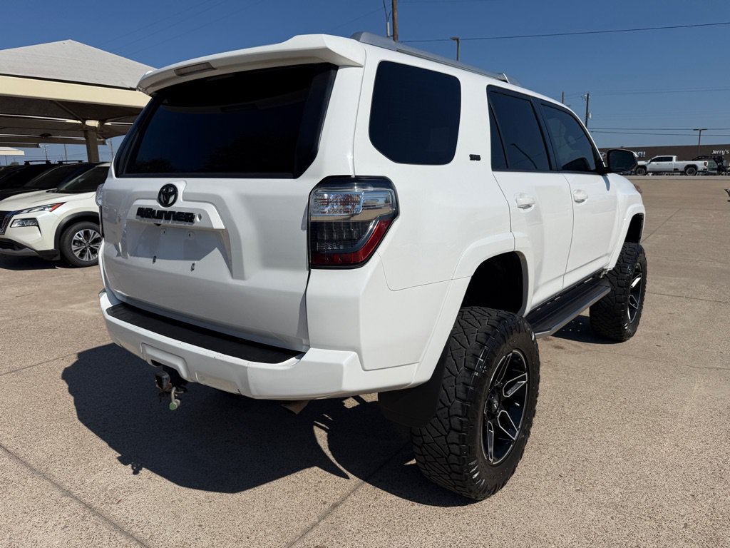 Used 2017 Toyota 4Runner SR5 AWD/4WD image 7