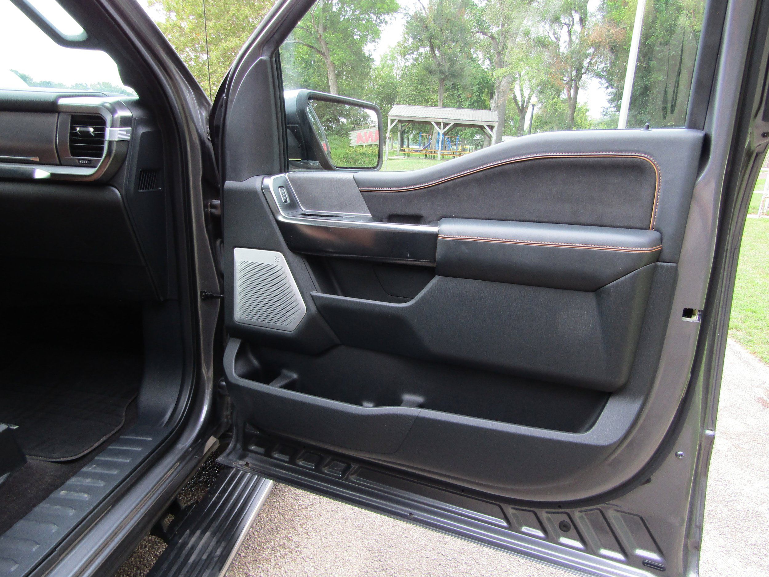Used 2021 Ford F150 Platinum w/ Equipment Group 701A High AWD/4WD image 25