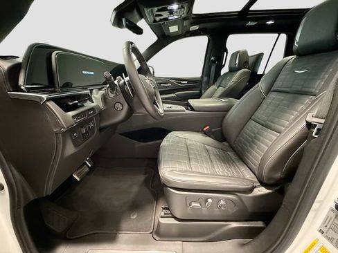 Used 2024 Cadillac Escalade V AWD/4WD image 19