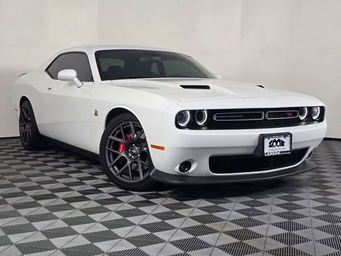 Used 2018 Dodge Challenger R/T Scat Pack w/ Driver Convenience Group image 3