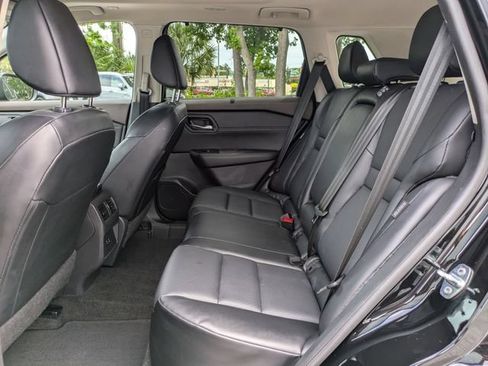 Used 2023 Nissan Rogue SV w/ SV Premium B Package FWD image 18