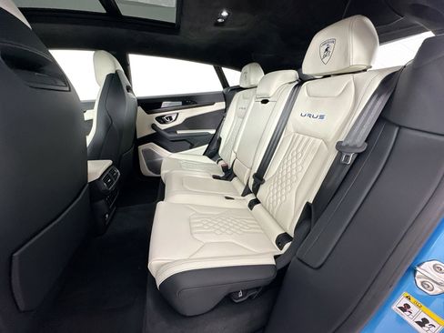 Used 2023 Lamborghini Urus S image 23