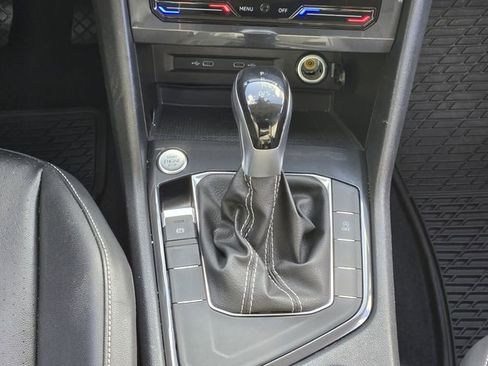 Certified 2022 Volkswagen Tiguan SE FWD image 19