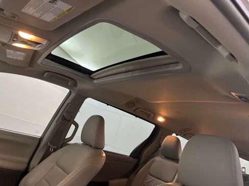 Used 2017 Toyota Sienna XLE image 68