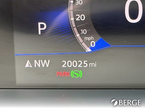 Used 2024 Volkswagen Taos SE w/ Panoramic Sunroof Package FWD image 38