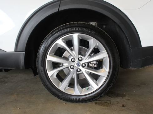 Used 2023 Ford Explorer Platinum w/ Technology Package AWD/4WD image 29