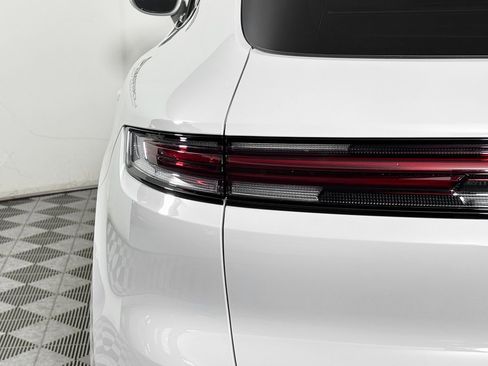 New 2026 Porsche Cayenne image 12