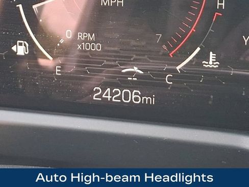 Used 2025 GMC Acadia Elevation AWD/4WD image 6