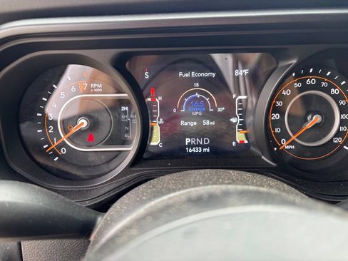 Used 2025 Jeep Gladiator Rubicon AWD/4WD image 29