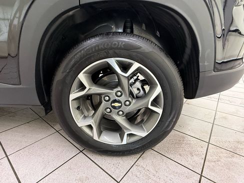 Used 2025 Chevrolet Trax LT w/ LT Convenience Package FWD image 15