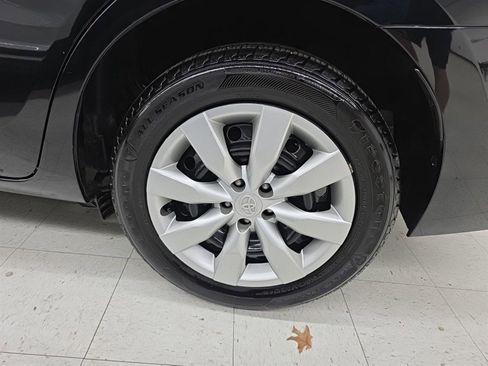 Used 2014 Toyota Corolla LE image 28