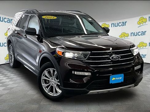 Used 2023 Ford Explorer XLT w/ Equipment Group 202A AWD/4WD image 1