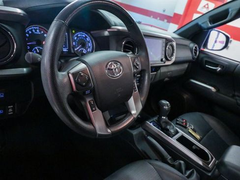 Used 2021 Toyota Tacoma Limited image 12
