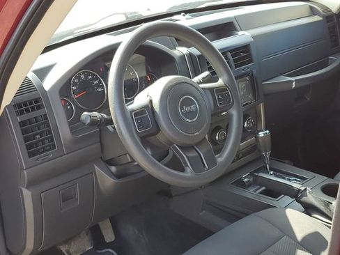 Used 2012 Jeep Liberty Sport AWD/4WD image 10