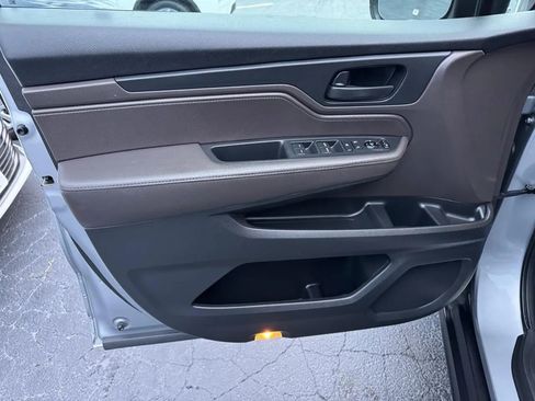 Used 2018 Honda Odyssey LX image 23