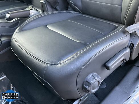 Used 2022 Jeep Wrangler Unlimited Sahara w/ Cold Weather Group image 16