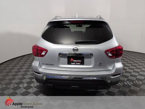 Used 2019 Nissan Pathfinder SL image 6