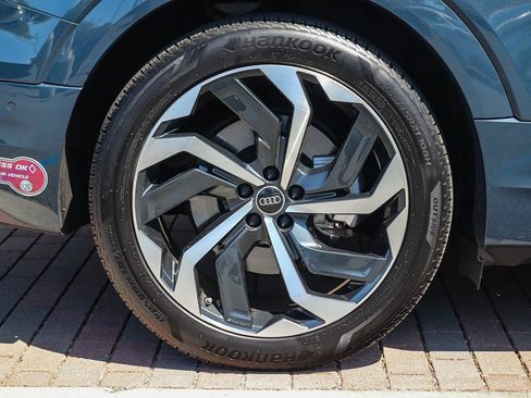 Certified 2024 Audi Q8 e-tron Premium Plus w/ Premium Plus Package AWD/4WD image 10