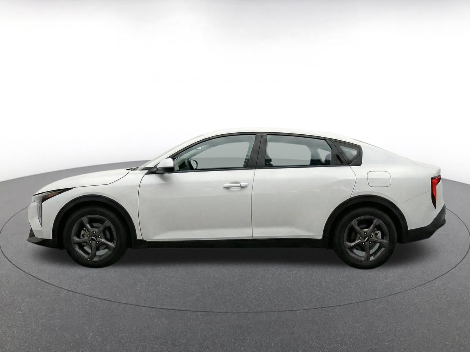 Used 2025 Kia K4 FWD image 4