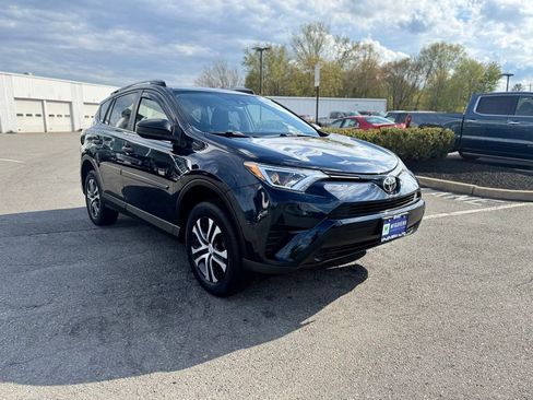 Used 2018 Toyota RAV4 LE w/ All Weather Liner Package AWD/4WD image 9