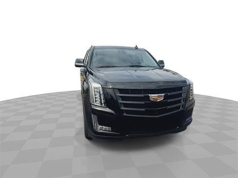 Certified 2020 Cadillac Escalade Luxury w/ Escalade Sport Edition image 3
