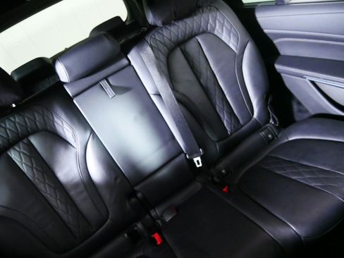 Used 2021 BMW X7 M50i AWD/4WD image 14
