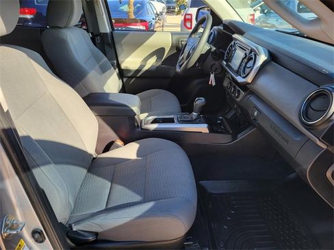 Used 2016 Toyota Tacoma SR5 w/ Towing Package image 9