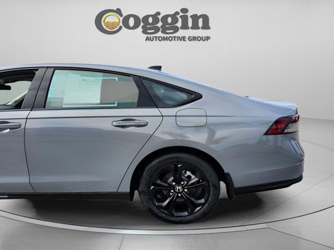 New 2025 Honda Accord SE image 5