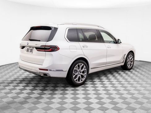 Certified 2025 BMW X7 xDrive40i image 5