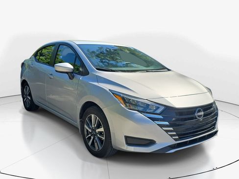 Used 2025 Nissan Versa SV w/ Trunk Package FWD image 2