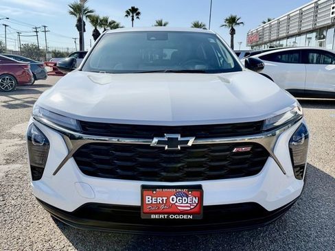 Used 2024 Chevrolet Trax RS w/ Driver Confidence Package image 2