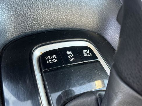 Used 2022 Toyota Corolla LE image 25