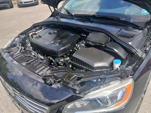 Used 2018 Volvo S60 T5 Inscription Platinum image 19