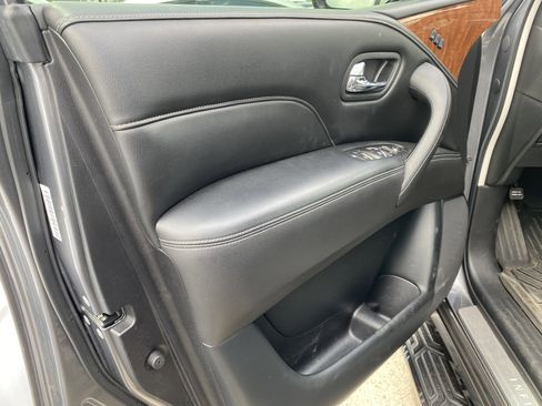 Used 2018 INFINITI QX80 4WD w/ Driver Assistance Package image 13