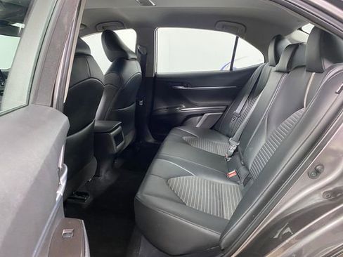 Used 2024 Toyota Camry SE FWD image 11