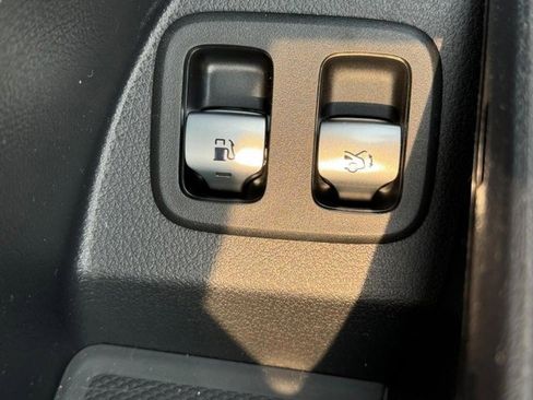 Certified 2025 Mercedes-Benz GLC 350e 4MATIC image 25