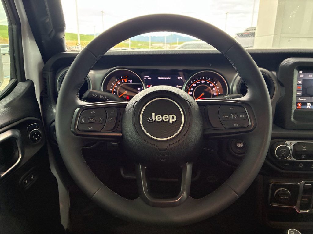 Used 2023 Jeep Gladiator Sport AWD/4WD image 21
