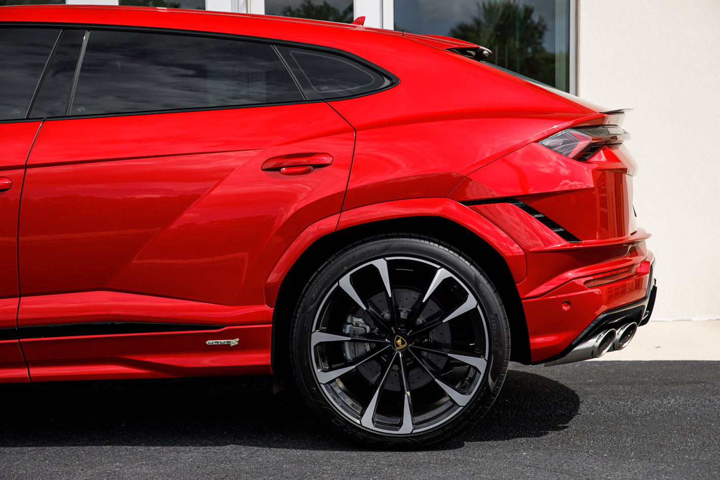 Used 2024 Lamborghini Urus S AWD/4WD image 11