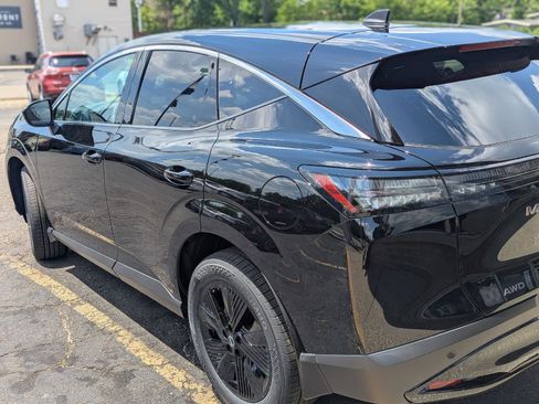 New 2026 Nissan Murano SV AWD/4WD image 12