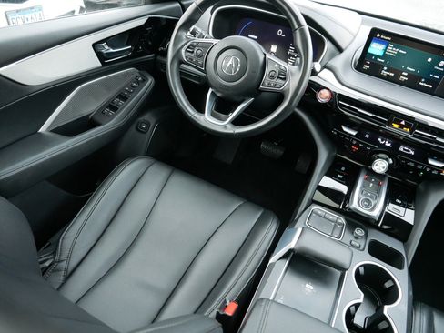 Used 2023 Acura MDX image 9