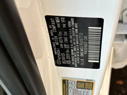 Used 2024 Hyundai Elantra Blue image 33